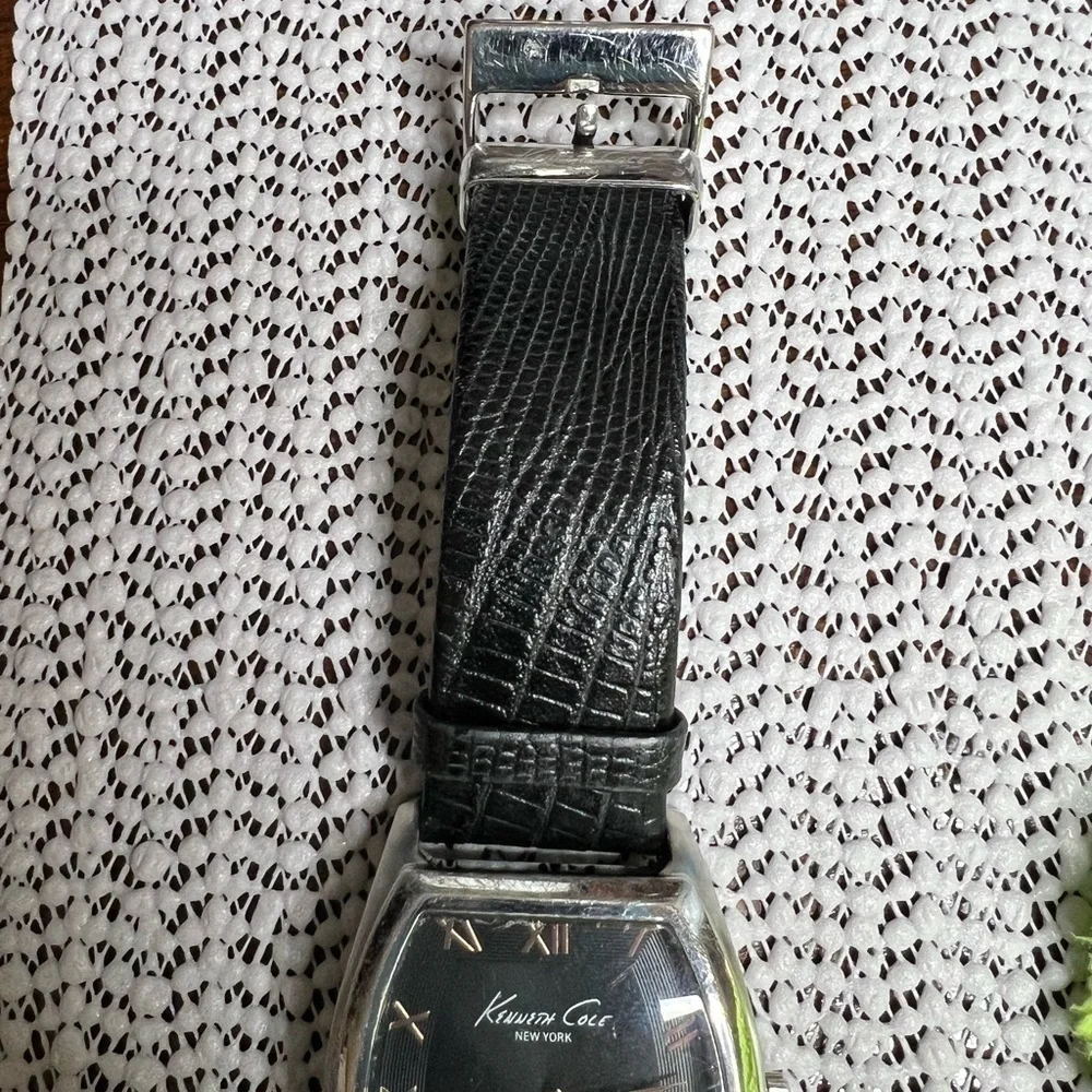 Men’s Kenneth Cole KC8013 Classic Black Croco Grain Leather Strap Watch